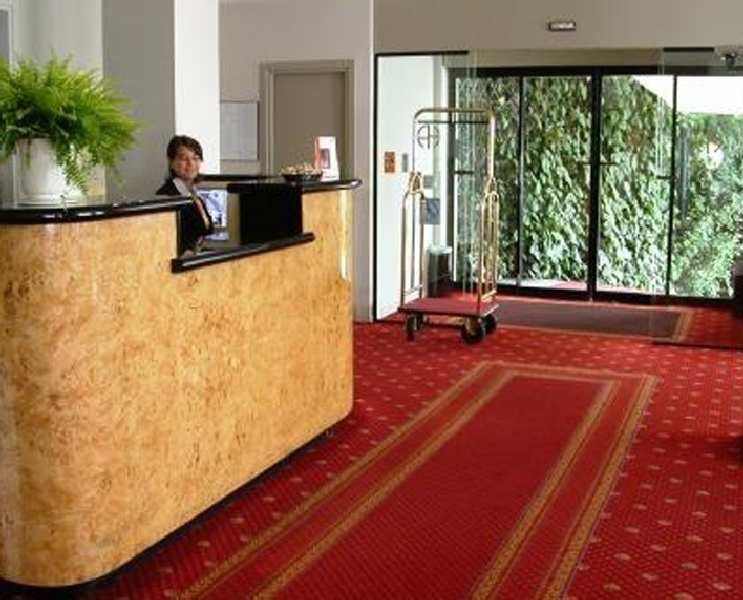 Hotel Milano Palmanova Интерьер фото